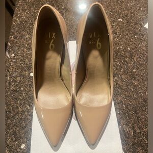 Mix No. 6 Patent Leather Tan Heel Size 7